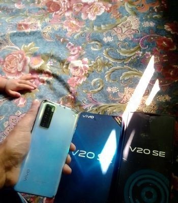 vivo-v20-se-8128-used-big-0