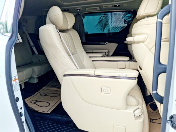 toyota-alphard-2020-executive-lounge-big-4