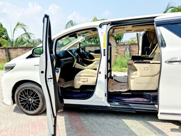 toyota-alphard-2020-executive-lounge-big-1