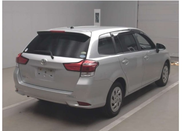 toyota-fielder-x-big-1
