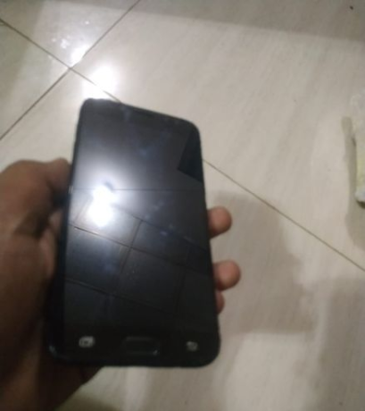 samsung-galaxy-j7-used-big-1