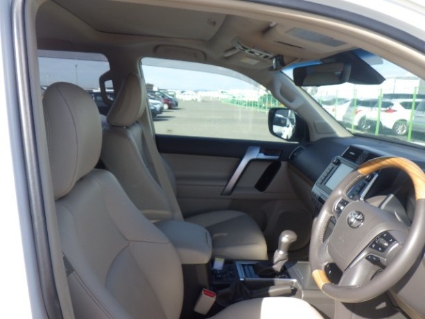 toyota-land-cruiser-prado-2020-big-2