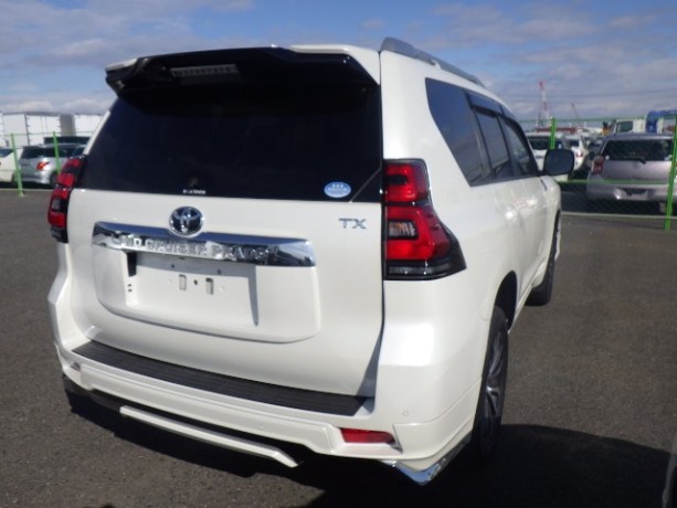 toyota-land-cruiser-prado-2020-big-1