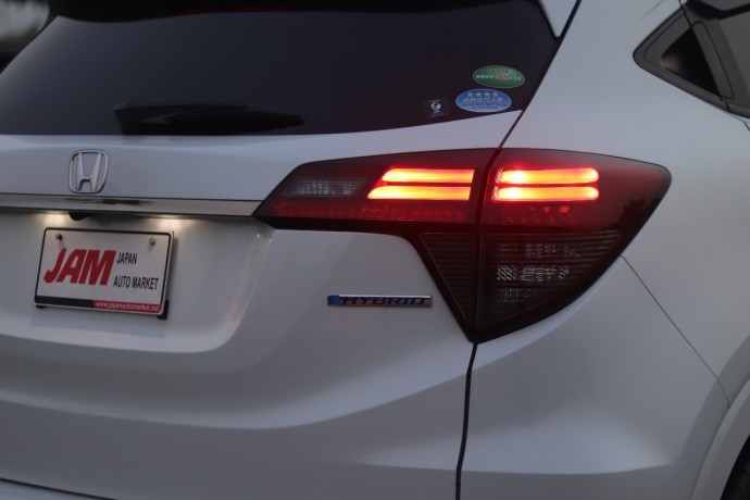 honda-vezel-z-package-2018-big-3