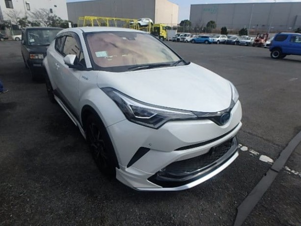 toyota-chr-2018-big-0